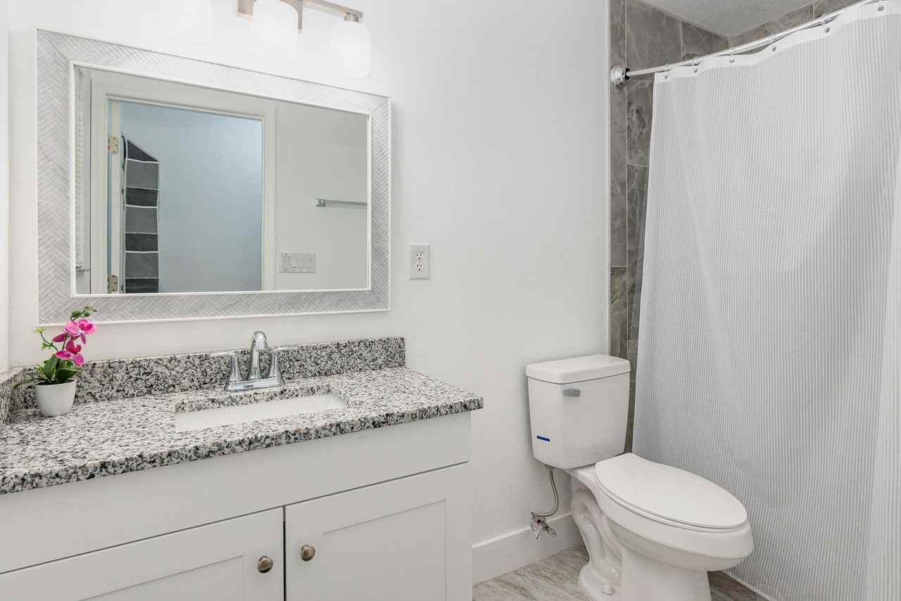 Colony Avenue - Photo 4 of 11