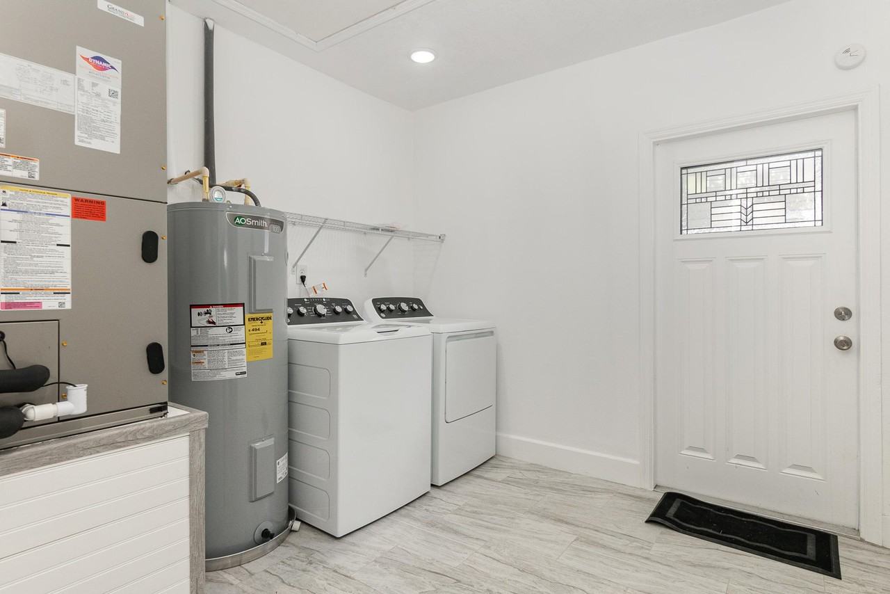 Colony Avenue - Photo 5 of 11