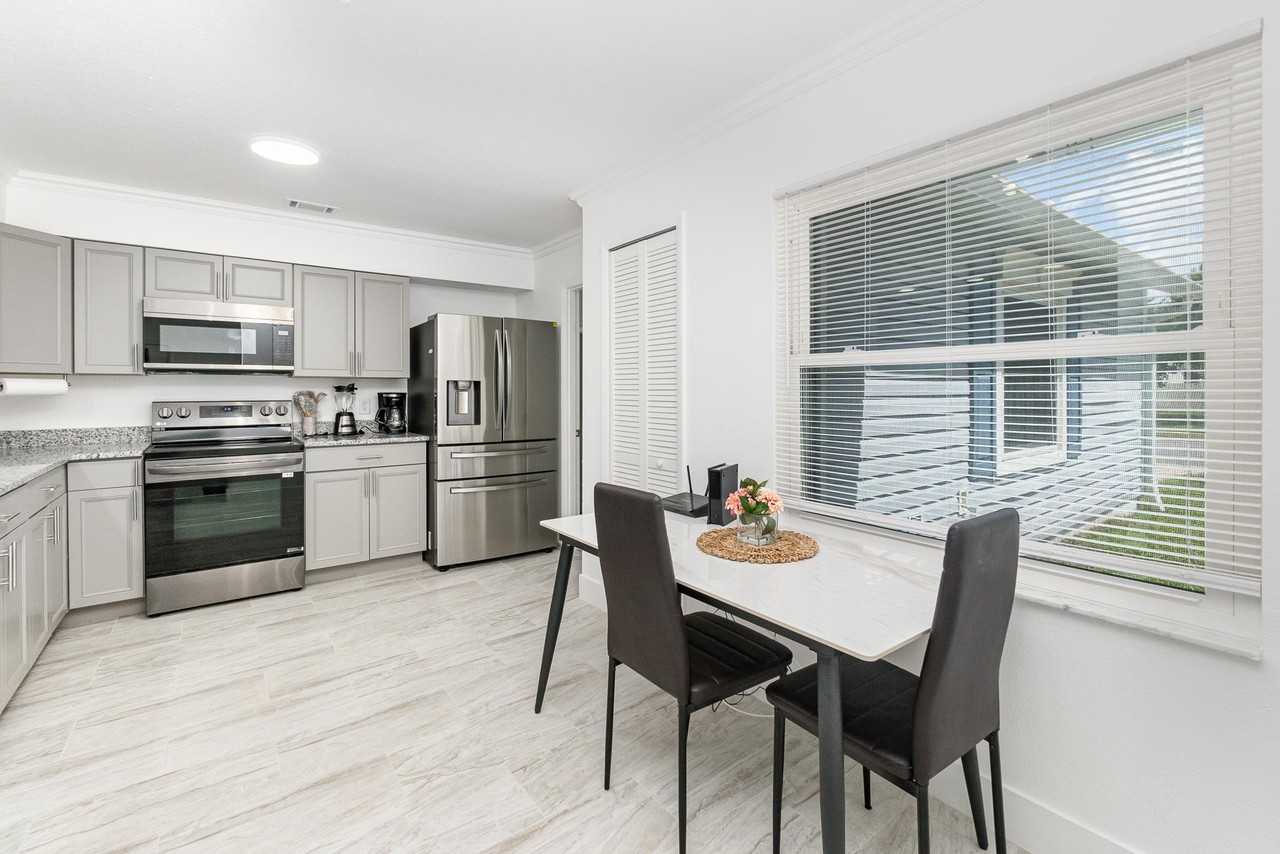 Colony Avenue - Photo 7 of 11