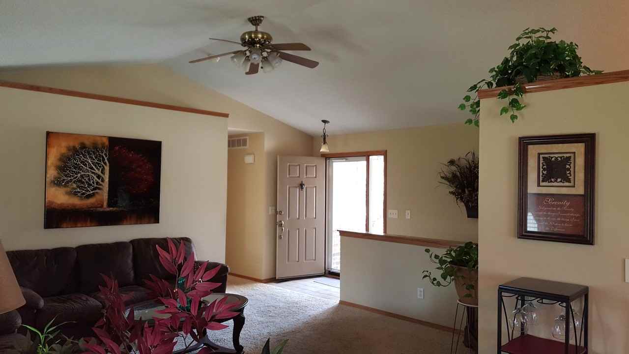 2966 N Cardington St - Photo 3 of 10