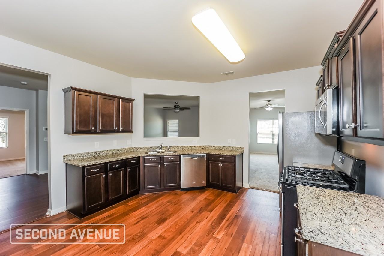 4080 Clay Ct Se - Photo 2 of 28