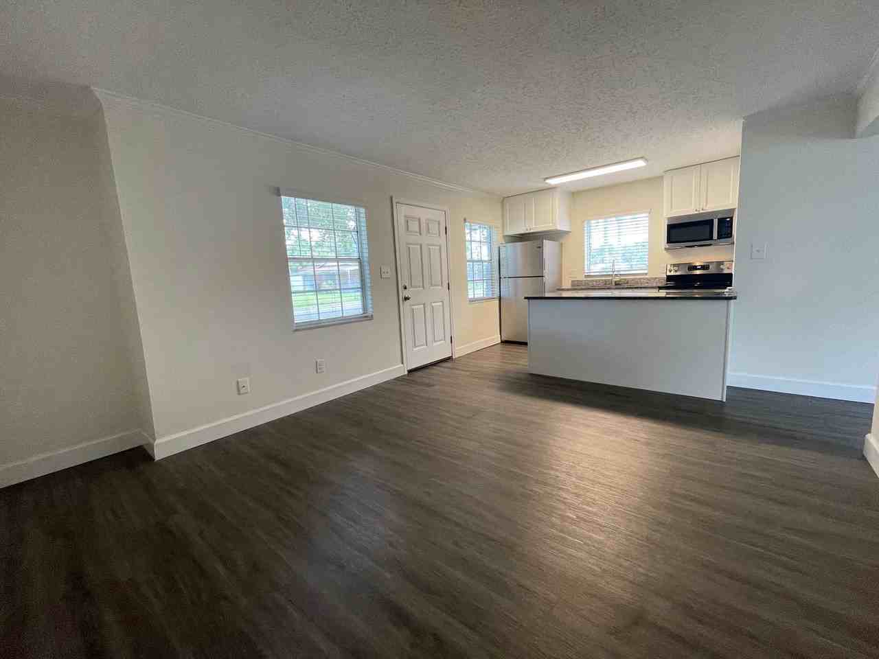5226 Davisson Ave - Photo 3 of 17