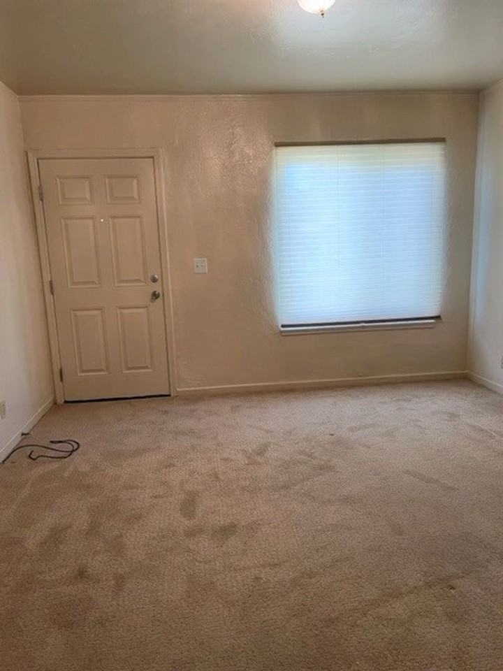 2609 Sacramento Street - Photo 6 of 8