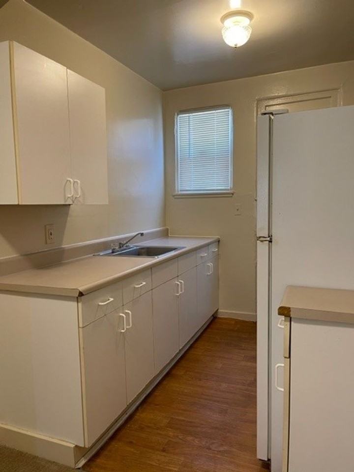 2609 Sacramento Street - Photo 5 of 8