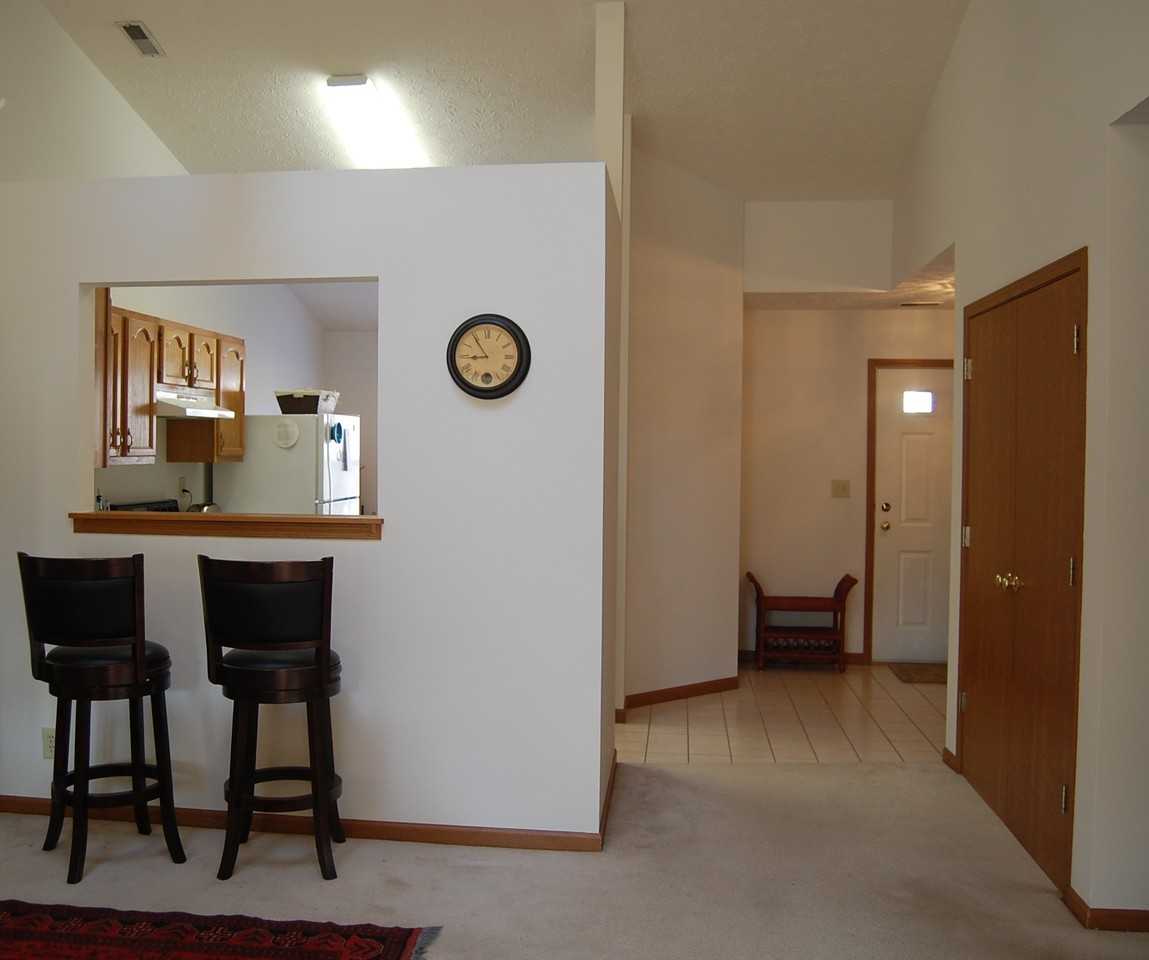 1733 Sandpiper Ct S - Photo 2 of 6