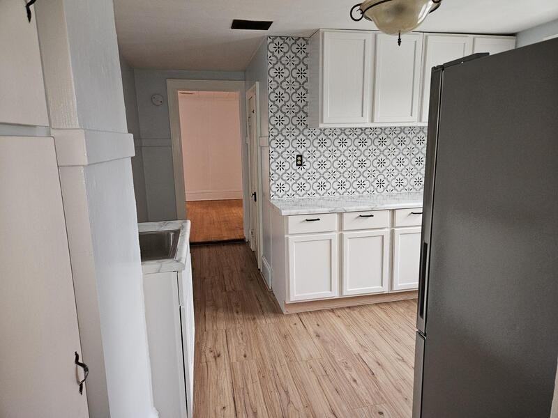 425 Monroe St - Photo 7 of 28