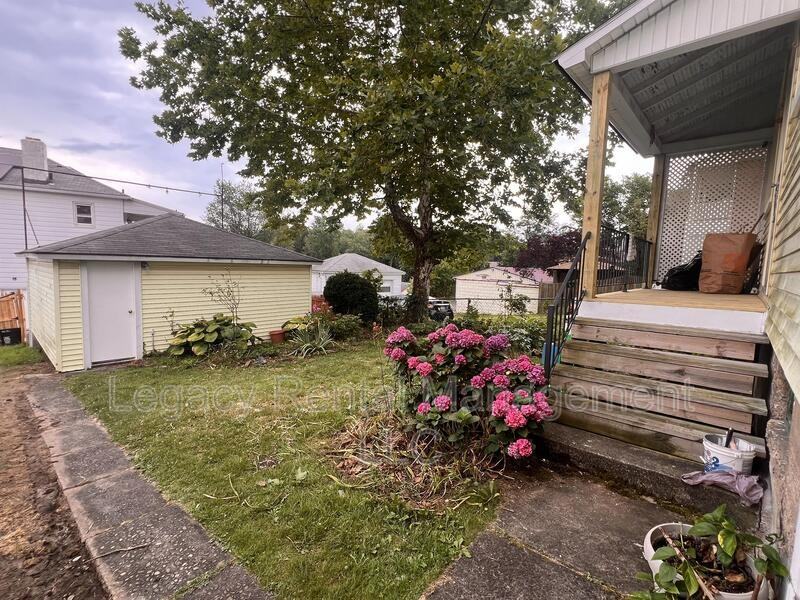 43 Division St - Photo 3 of 20