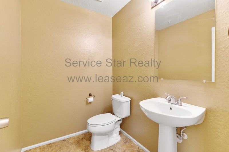 978 E Corrall St - Photo 6 of 30