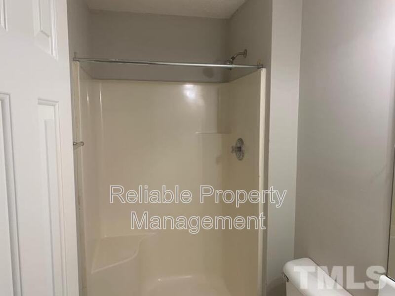 300 Melanie Ct - Photo 5 of 13