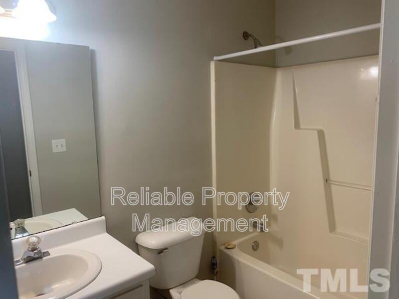 300 Melanie Ct - Photo 6 of 13