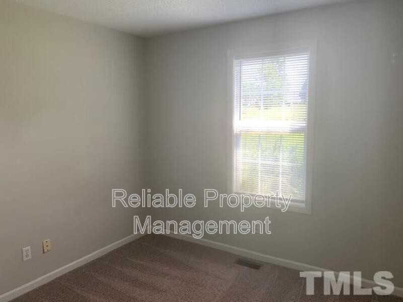 300 Melanie Ct - Photo 7 of 13