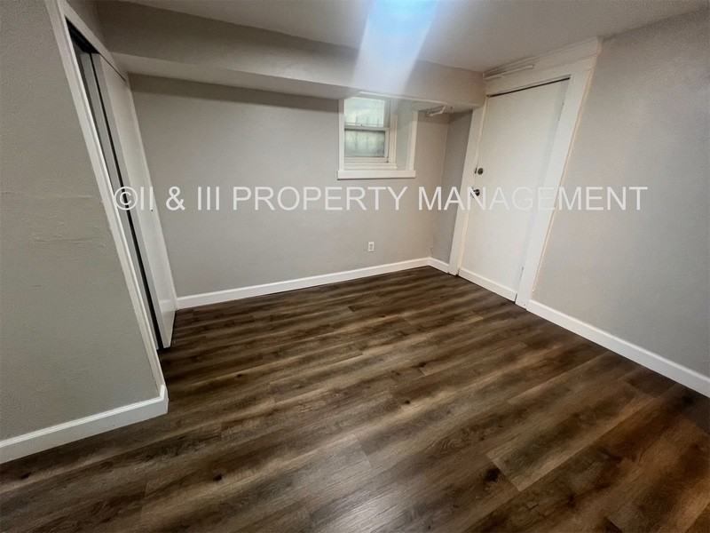 215 W 37th St - Photo 4 of 8