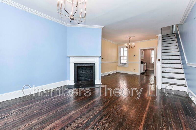 1005 Duke St - Photo 4 of 20