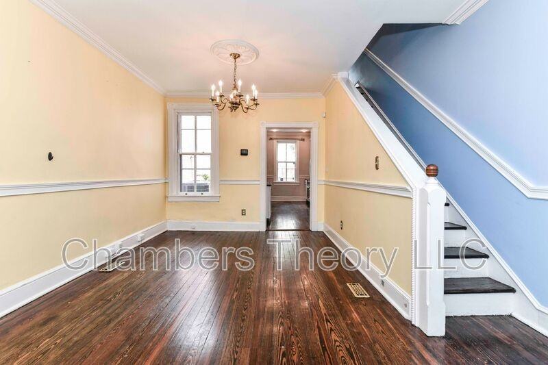 1005 Duke St - Photo 5 of 20