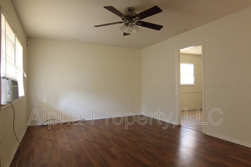 38 Cotswold Ter - Photo 3 of 15