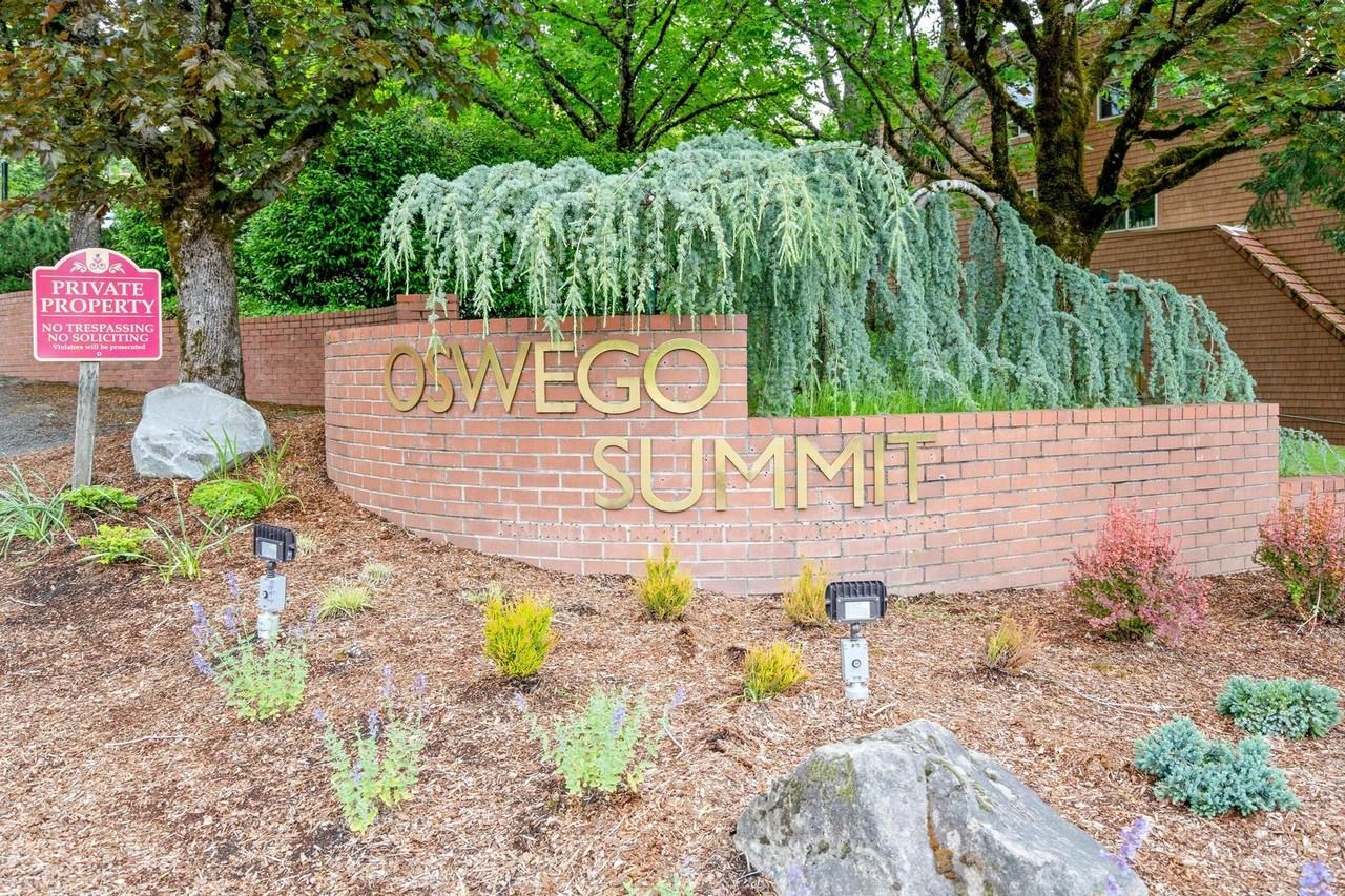 129 Oswego Smt - Photo 2 of 36