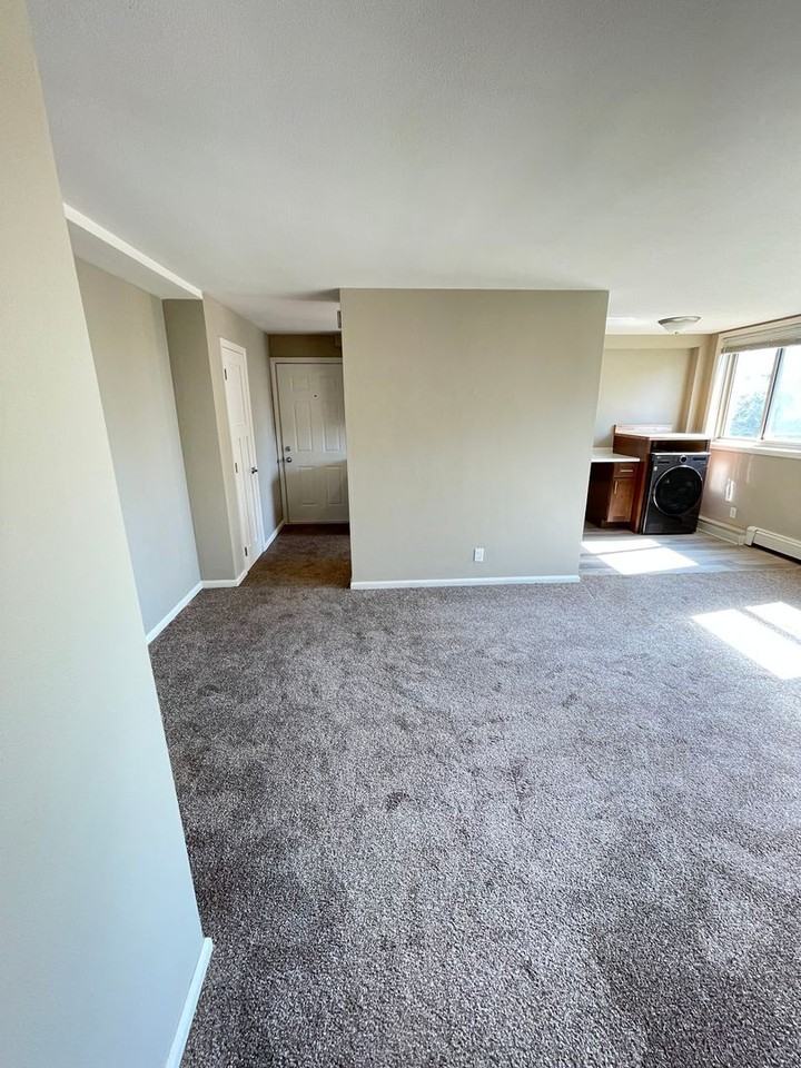 1807 E 3rd St #5 - Photo 4 of 15