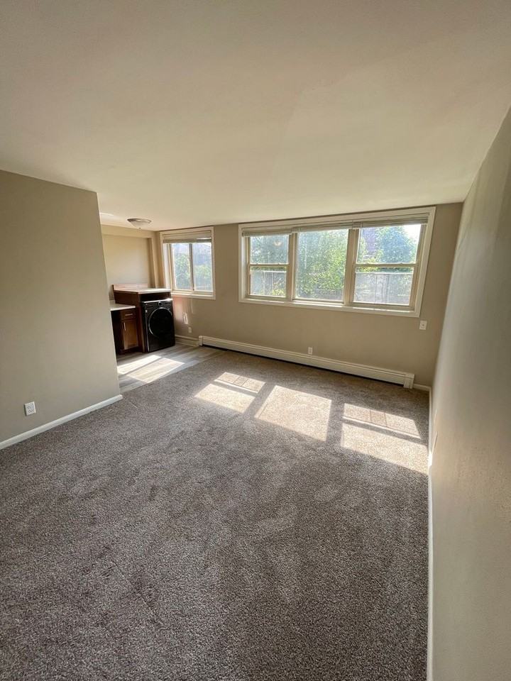 1807 E 3rd St #5 - Photo 5 of 15