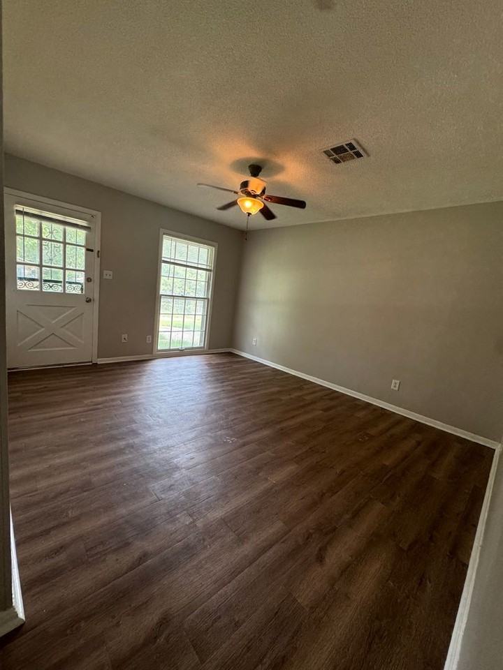 3031 La Rhoda St - Photo 2 of 9