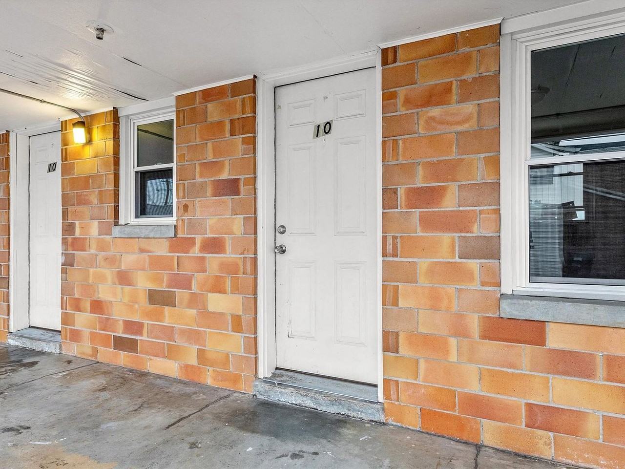 205 E Main St - Photo 2 of 7