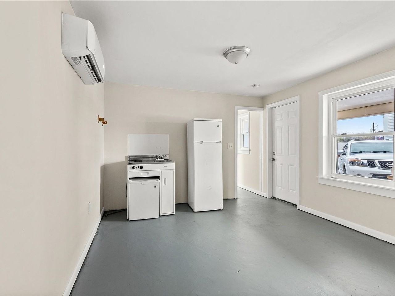 205 E Main St - Photo 3 of 7