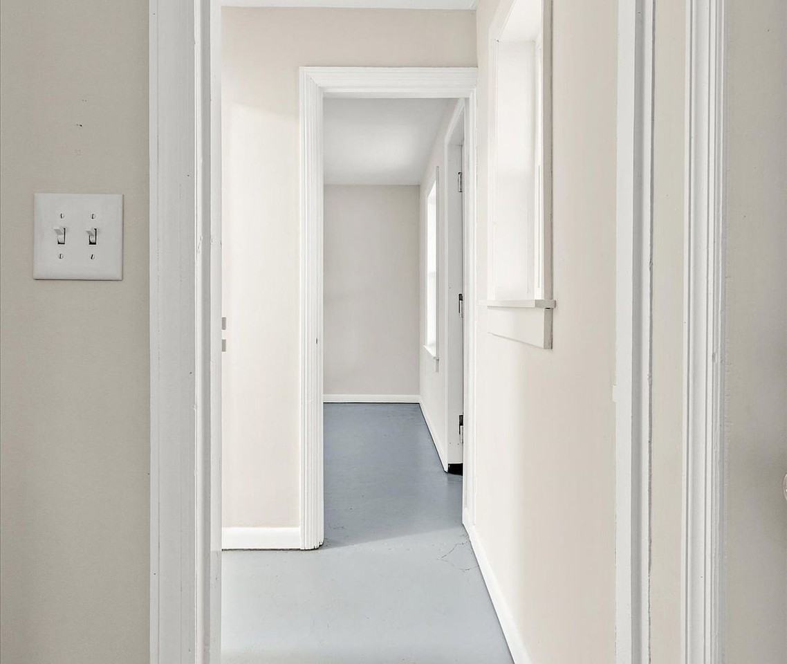 205 E Main St - Photo 4 of 7