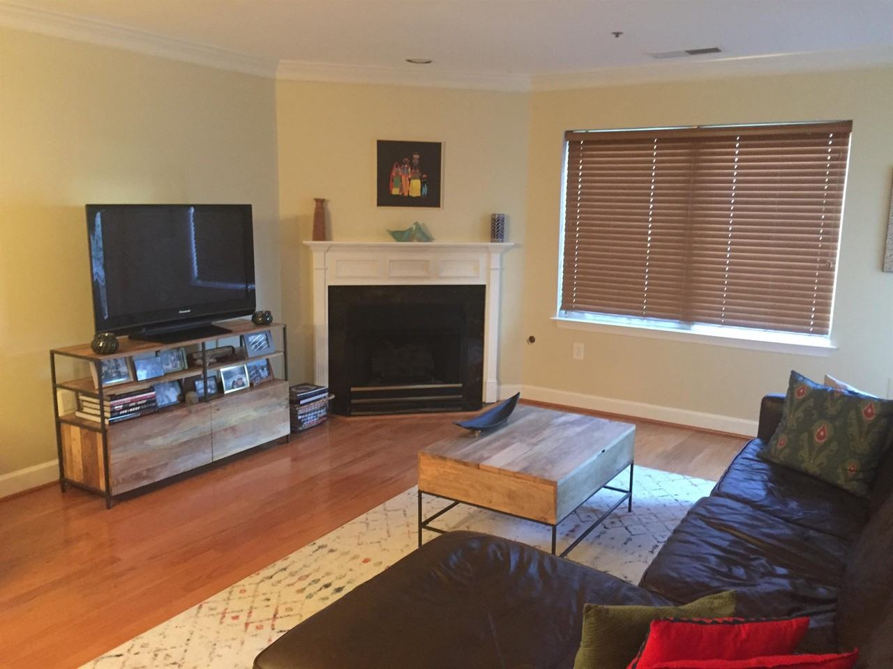 1050 N Stuart St (VA) - Photo 2 of 11