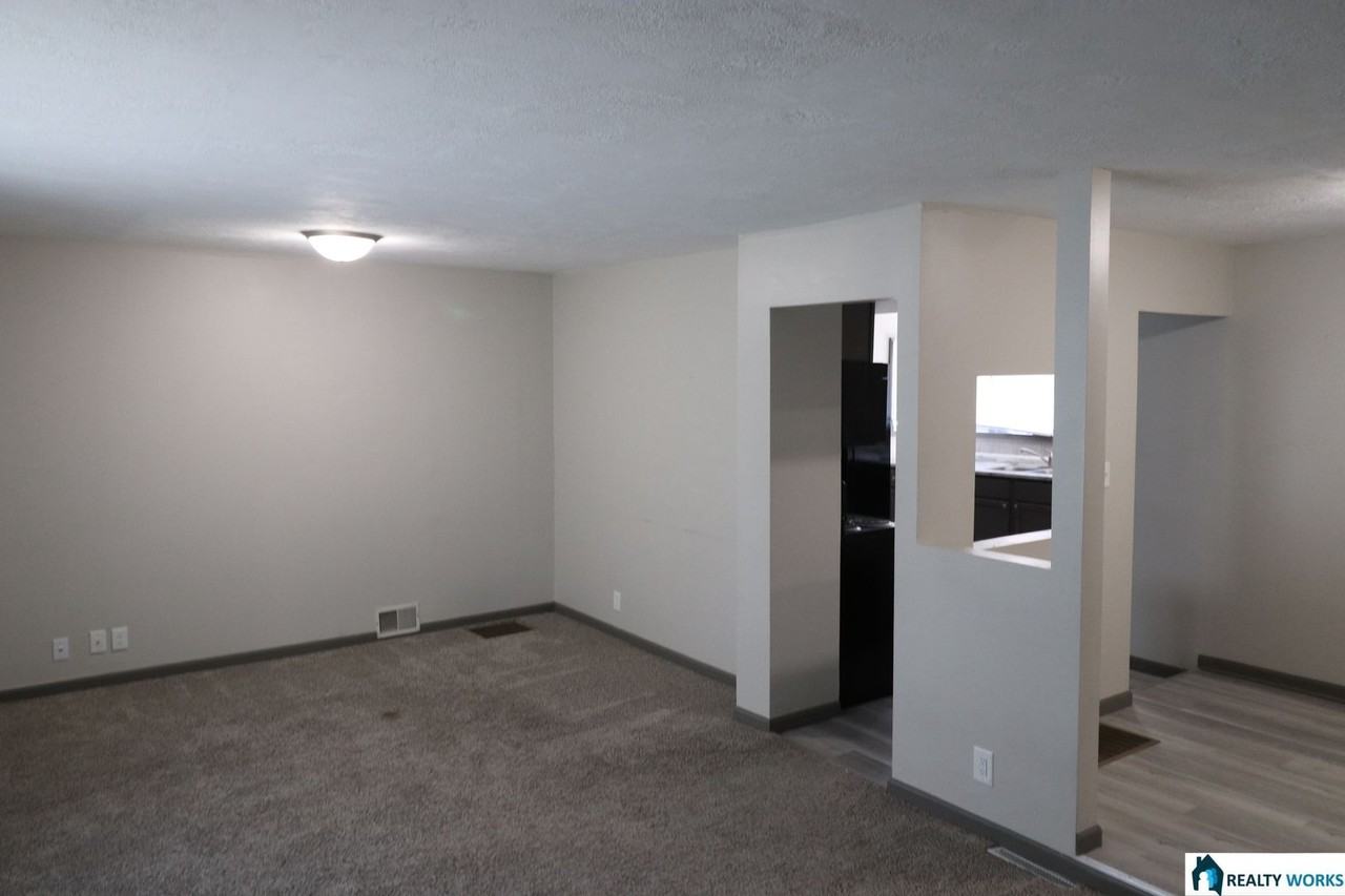 2935 N 12th St - Photo 3 of 18