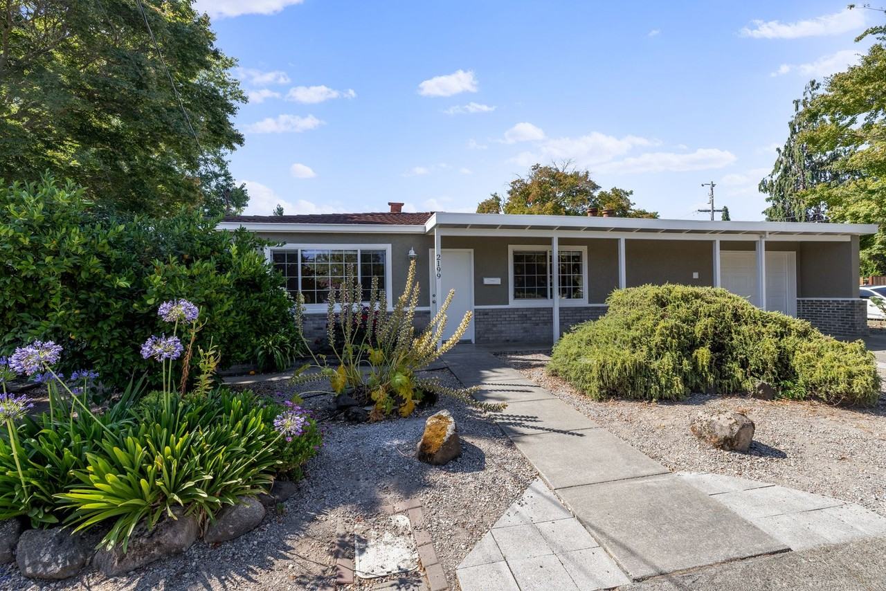 2199 Kathleen Dr - Photo 3 of 37