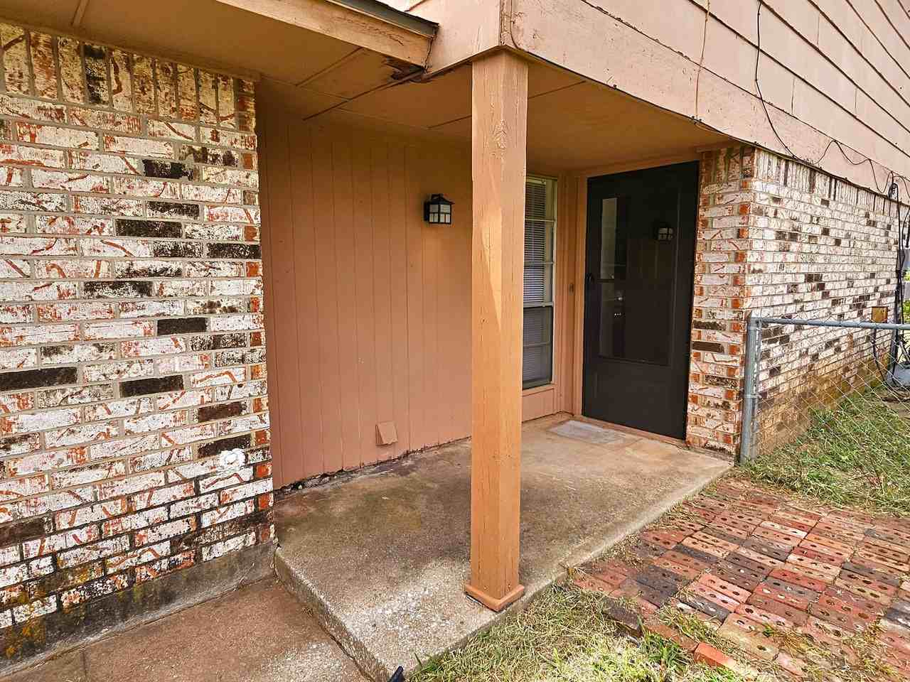 11819 N Francis Ave - Photo 3 of 32