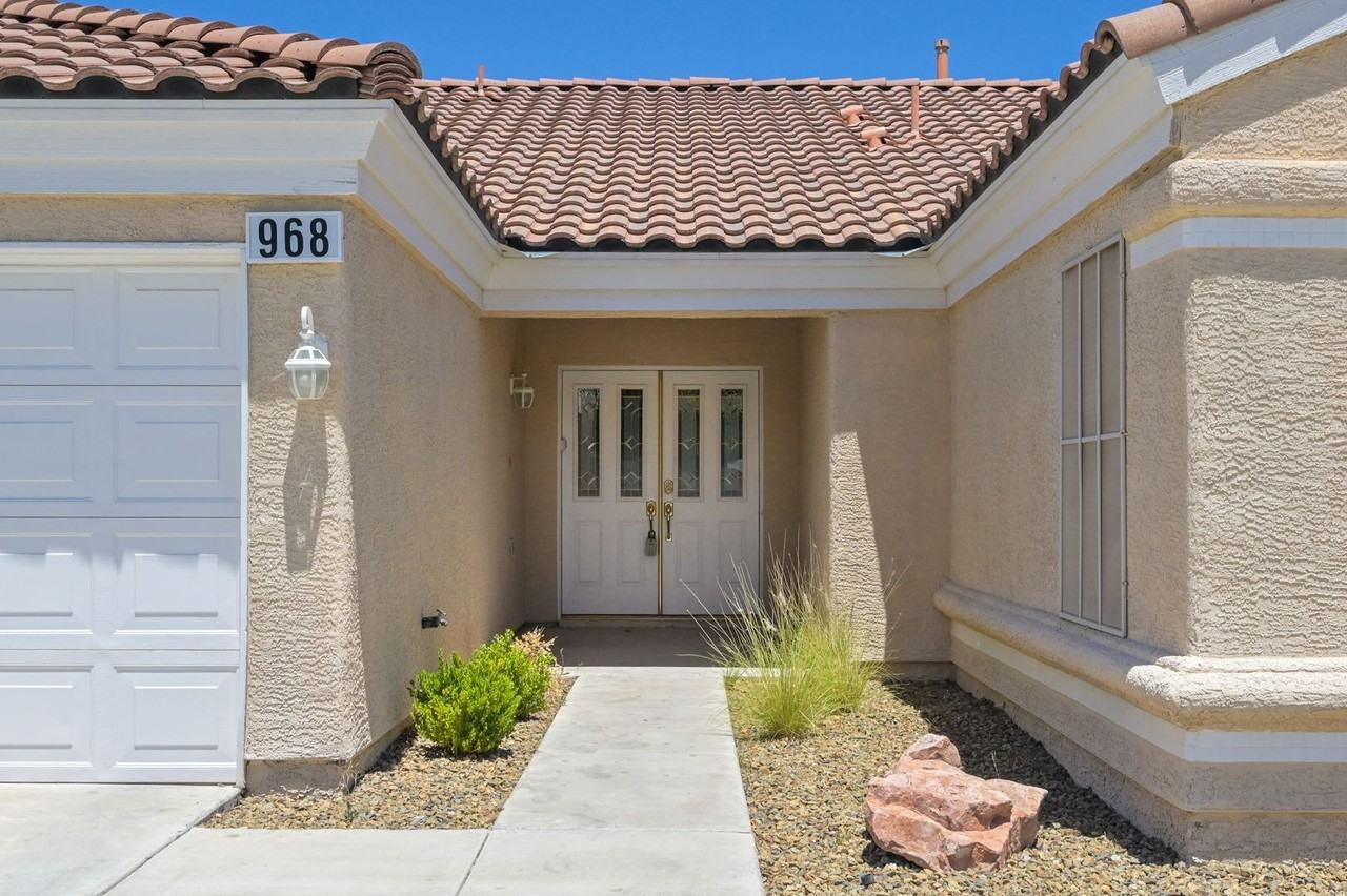 968 E Robindale Rd - Photo 4 of 50