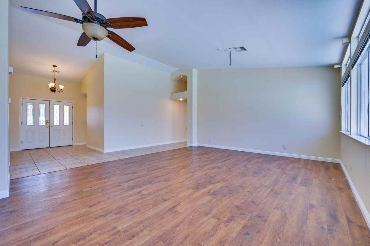 968 E Robindale Rd - Photo 6 of 50