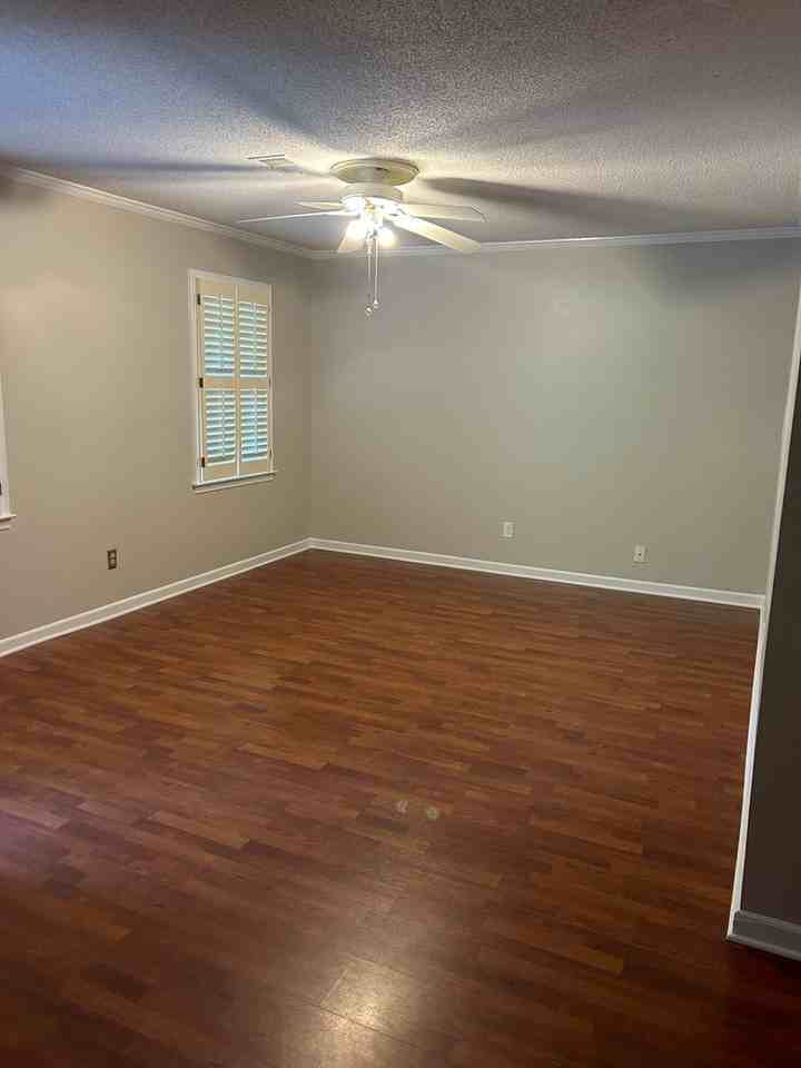 25 Oakwood Dr - Photo 3 of 22