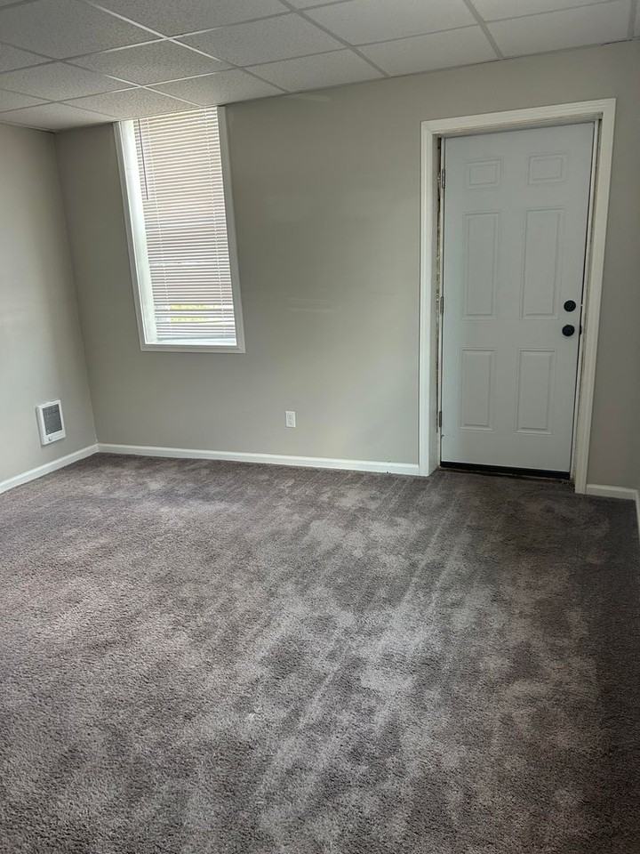 900 & 902 Mary Street - Photo 2 of 7