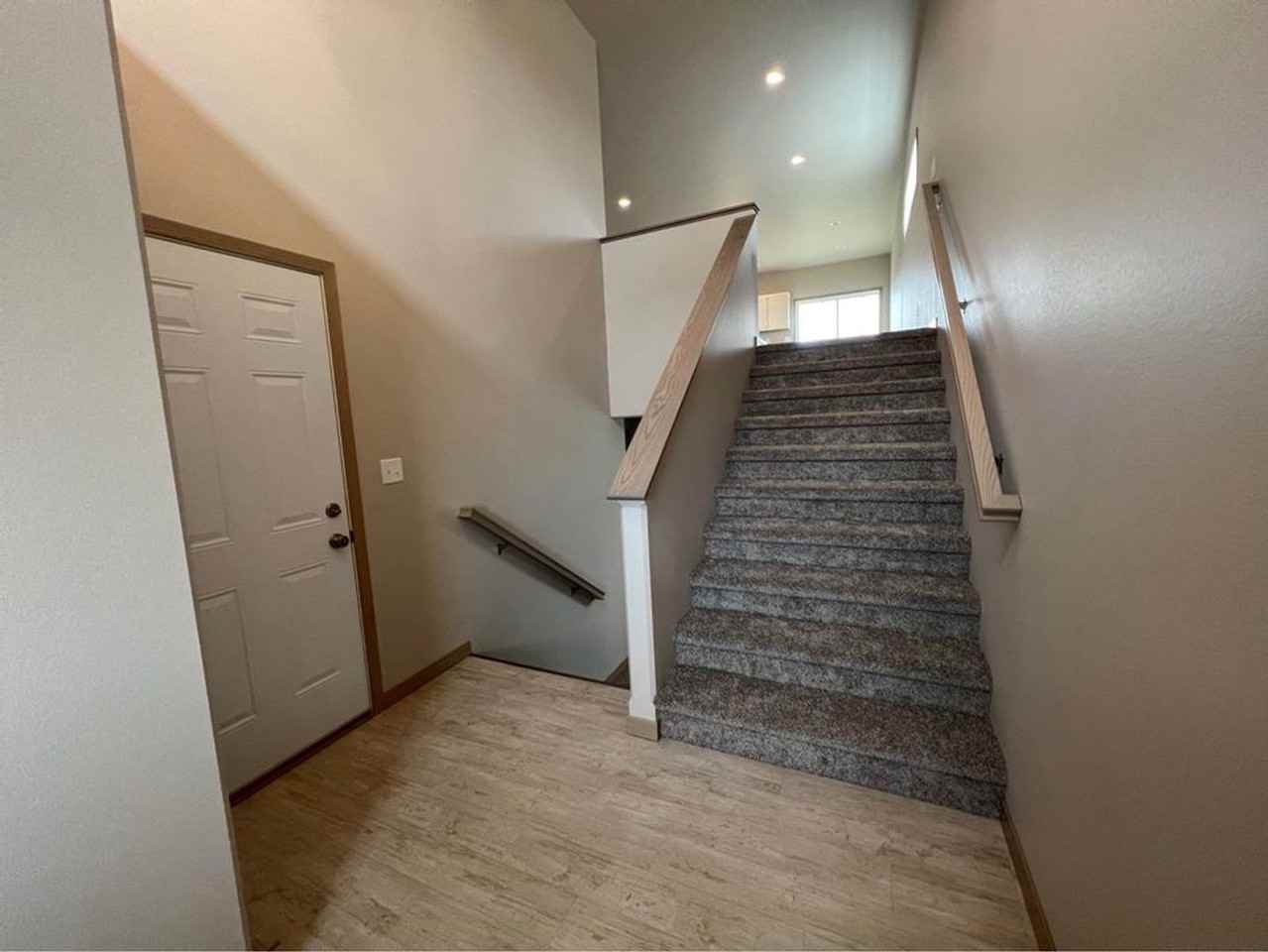 1512 Keystone Cir Ne - Photo 4 of 17