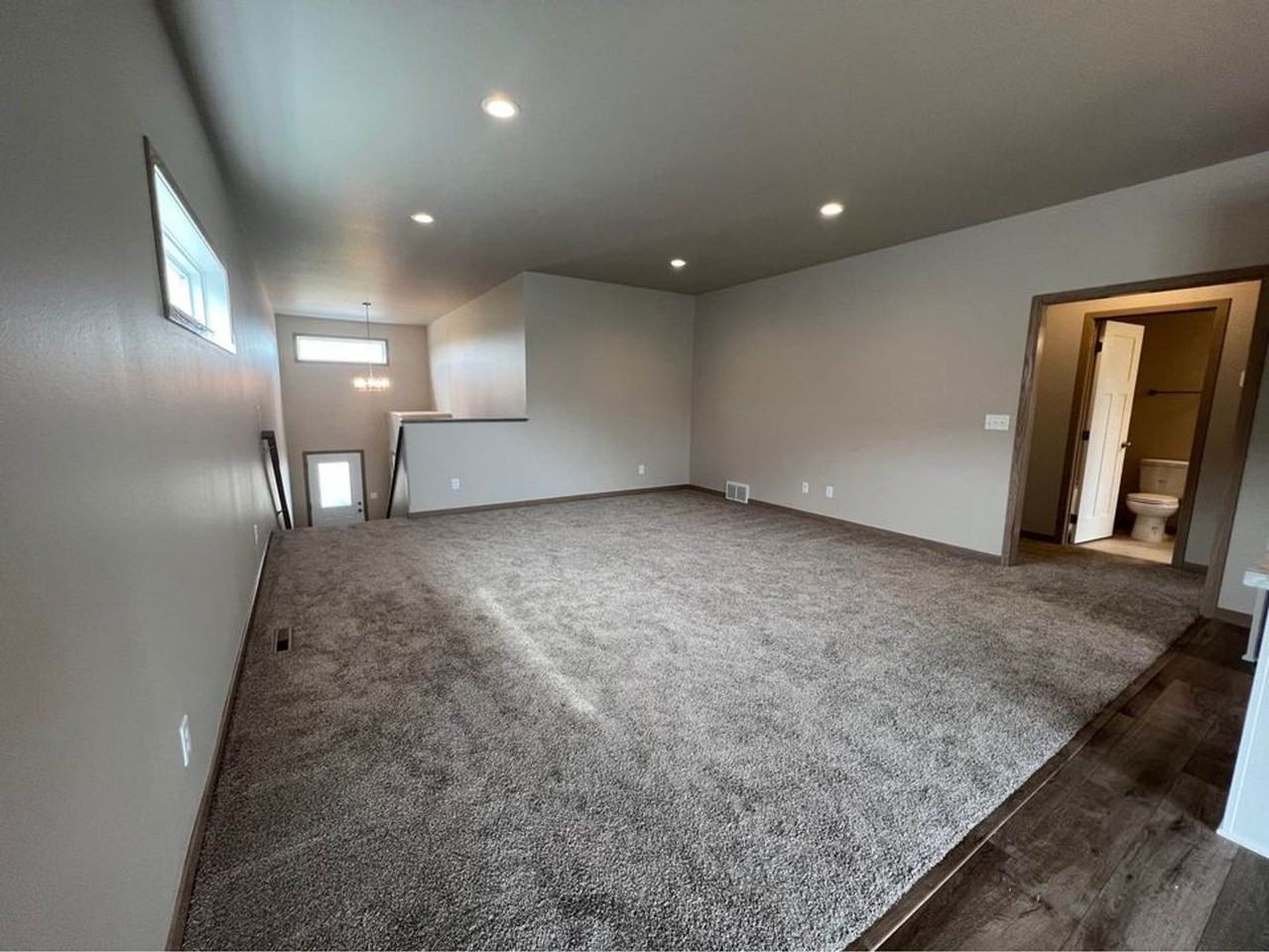 1512 Keystone Cir Ne - Photo 5 of 17