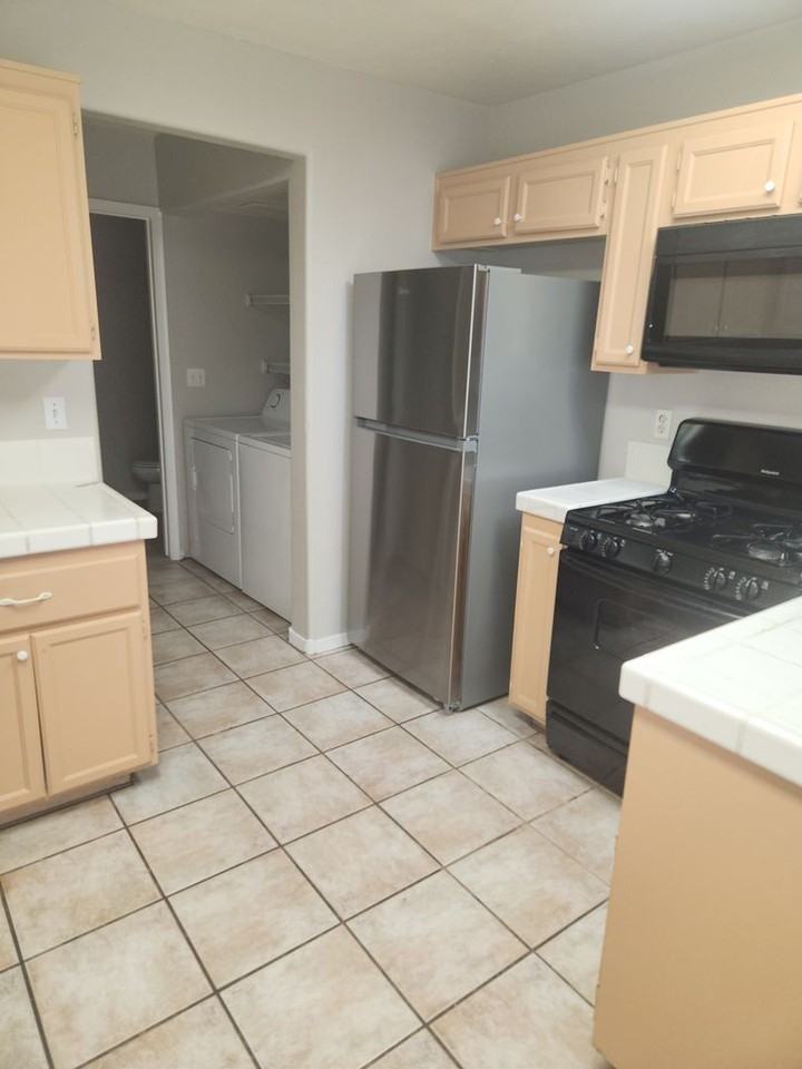 6920 Coral Rock Dr - Photo 5 of 18