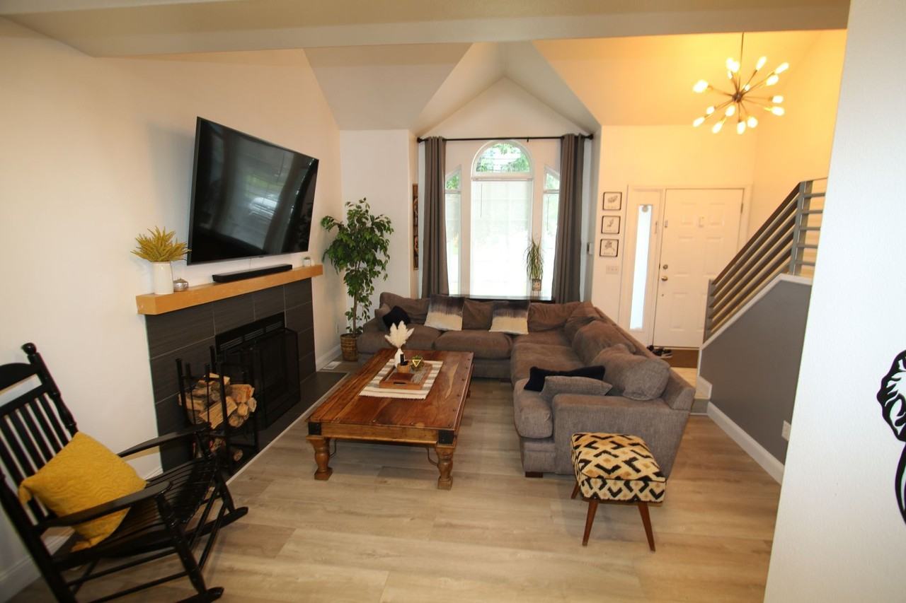 2511 Sebring Cir - Photo 2 of 22