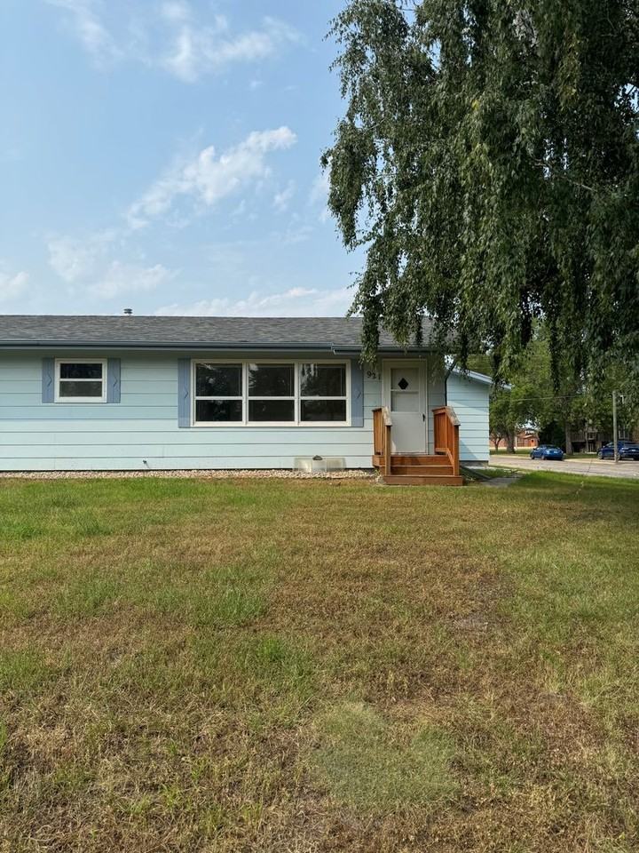 921 12th St Ne - Photo 2 of 50