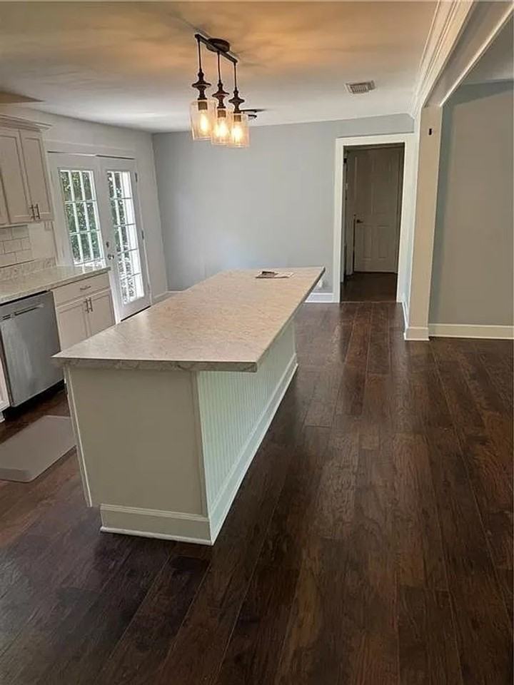 3181 Brackett Dr - Photo 3 of 7