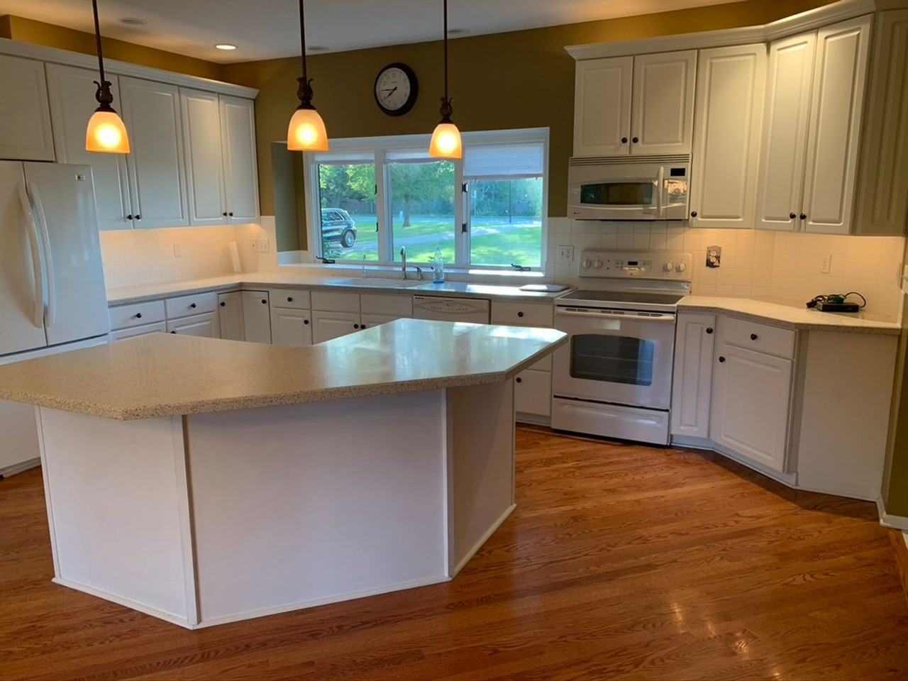 6955 Nw 100th St - Photo 3 of 18