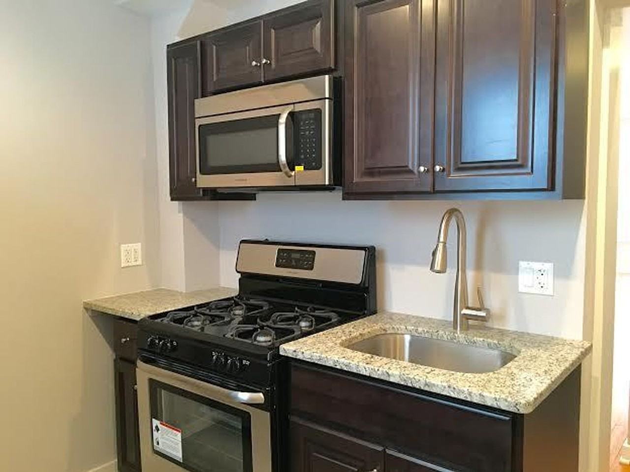 1210 S Harmony St - Photo 6 of 11