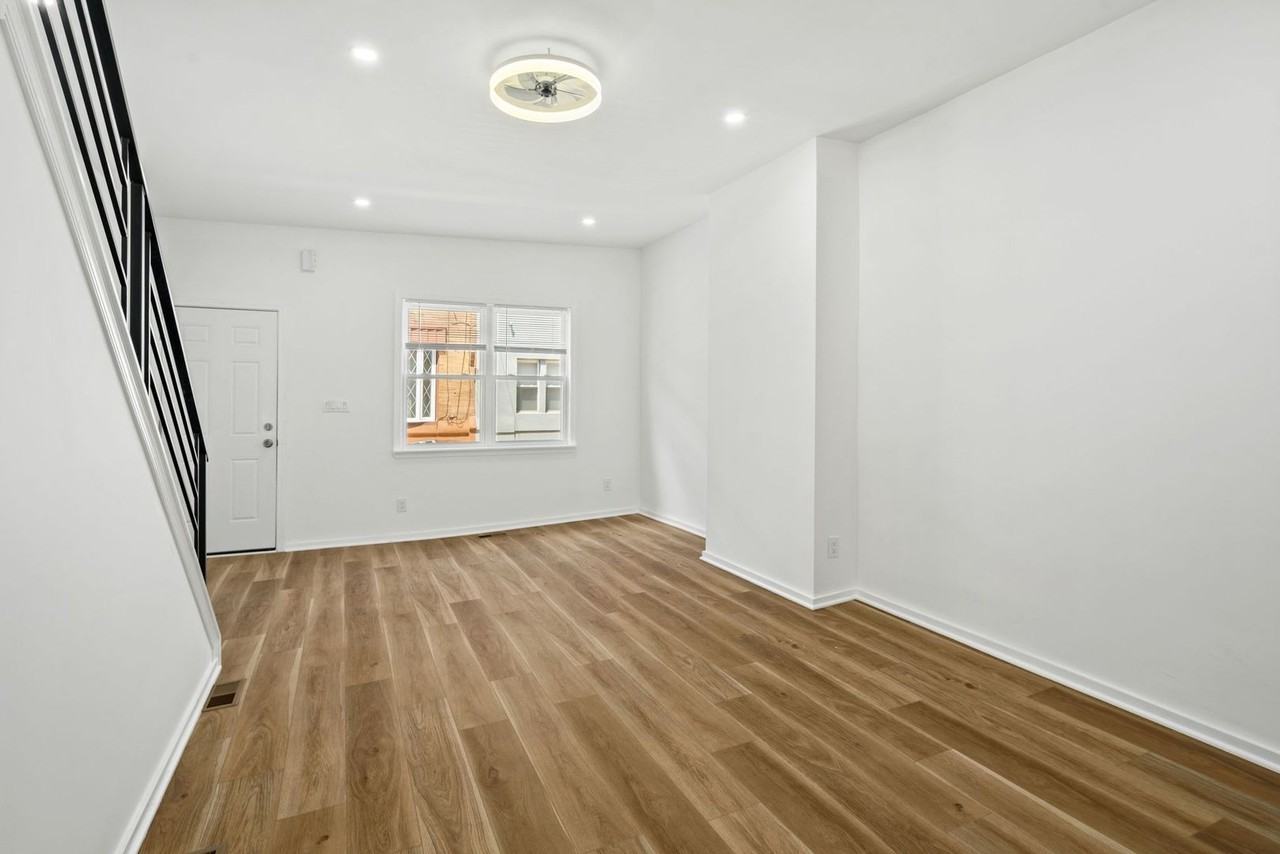 1249 S Bucknell St - Photo 3 of 16