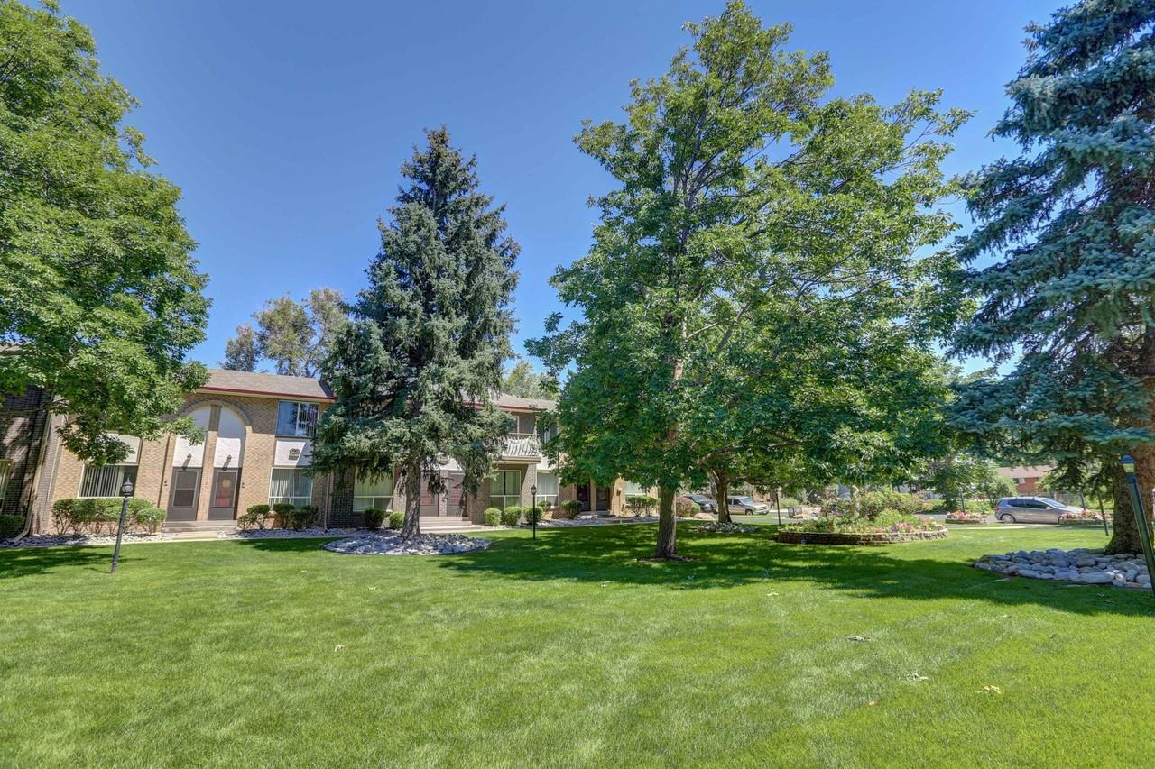 Adrienne Townhomes & Apartments - Photo 5 of 7