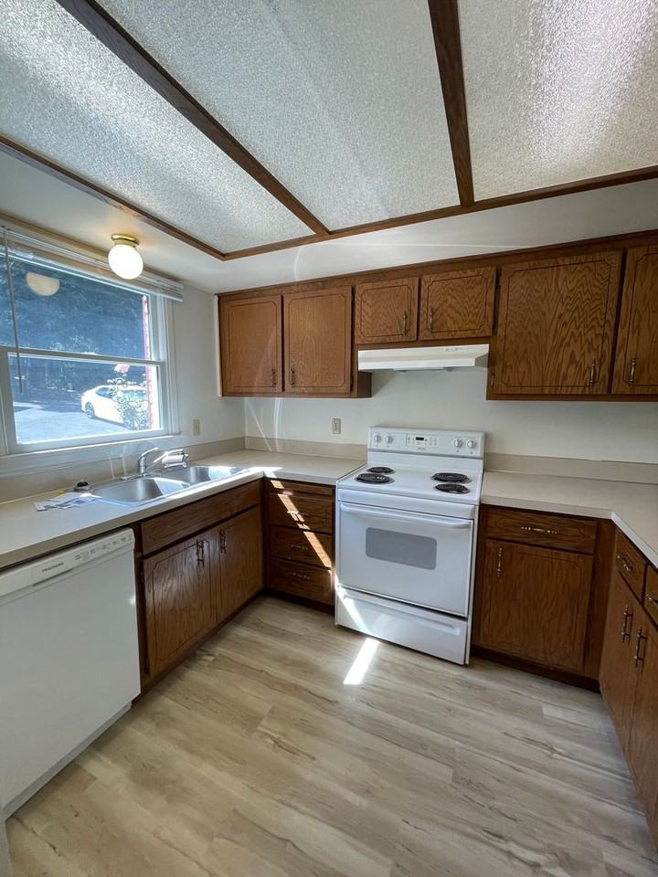 Morgan (1160 SW Harrier Circle) - Photo 2 of 11