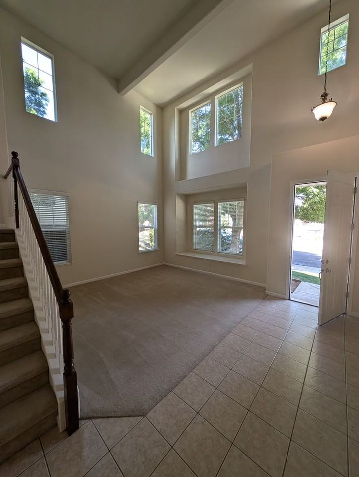 1675 Marina Way - Photo 2 of 31