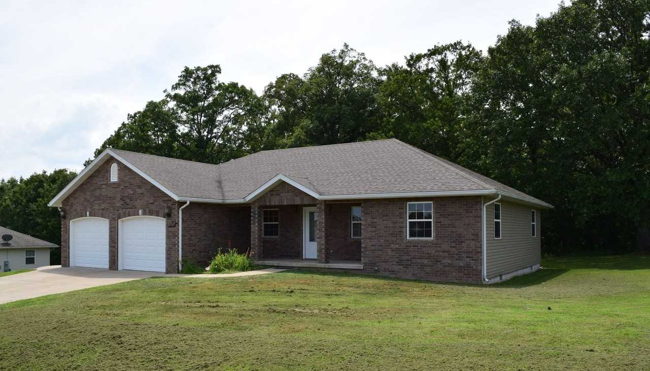 20547 London Ln - Photo 2 of 28