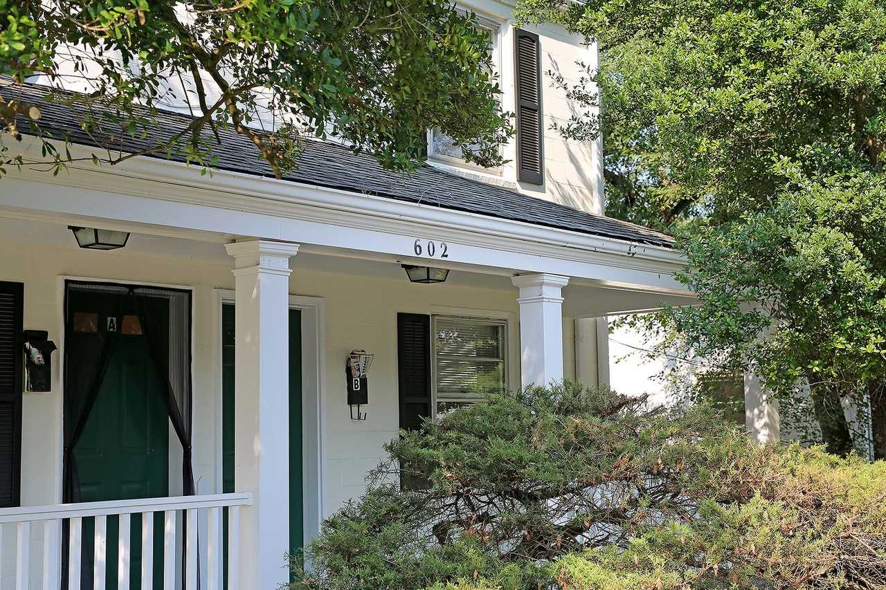 Belmont Over/Under Duplex - Photo 2 of 12