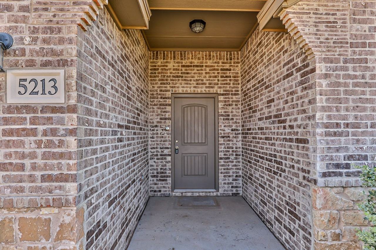 5213 Jarvis St - Photo 3 of 30