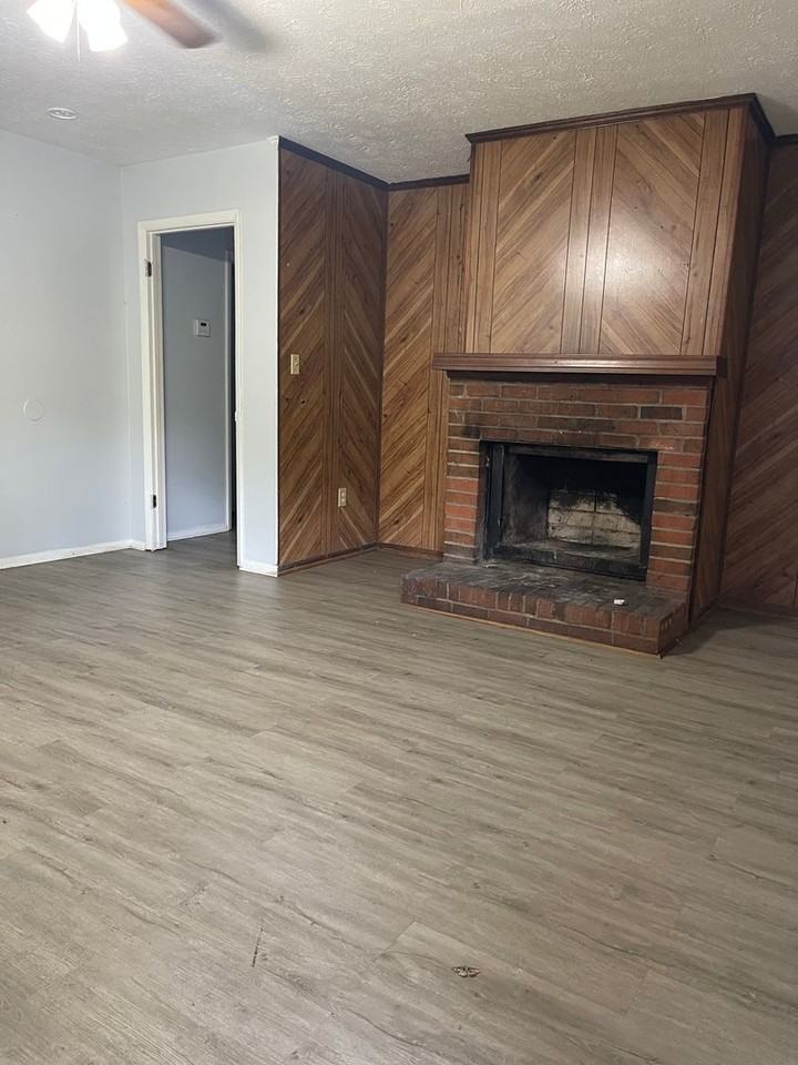 141 Kim Chase Rd - Photo 2 of 12